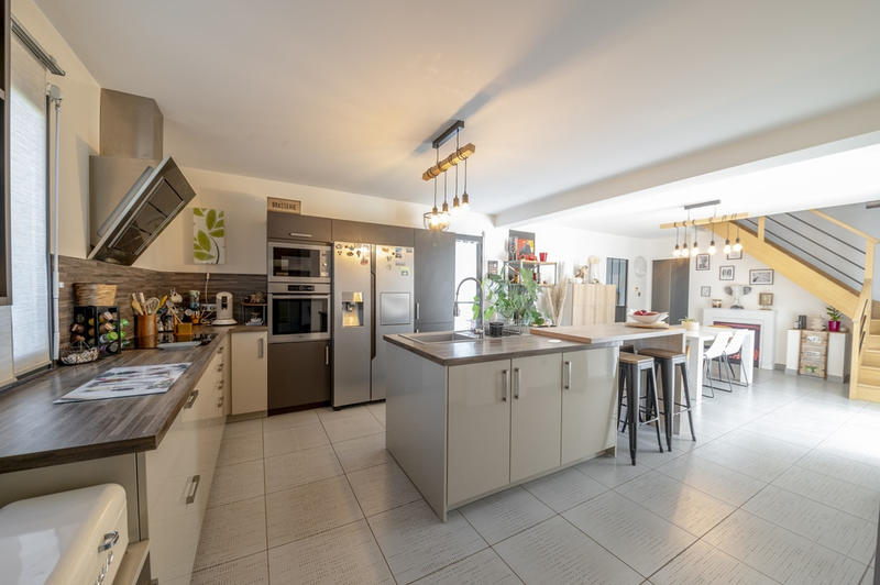 Maison - 166 m² - 7 pièces