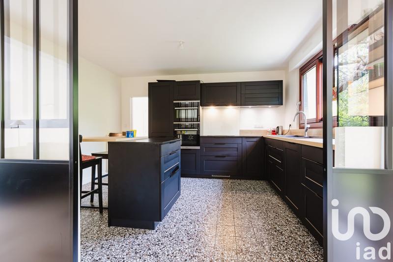 Maison - 246 m² - 8 pièces