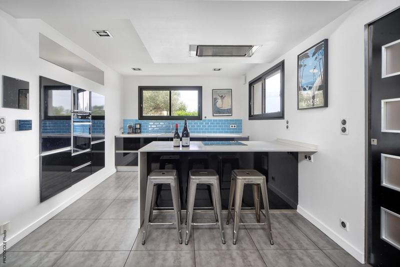 Villa - 250 m² - 7 pièces