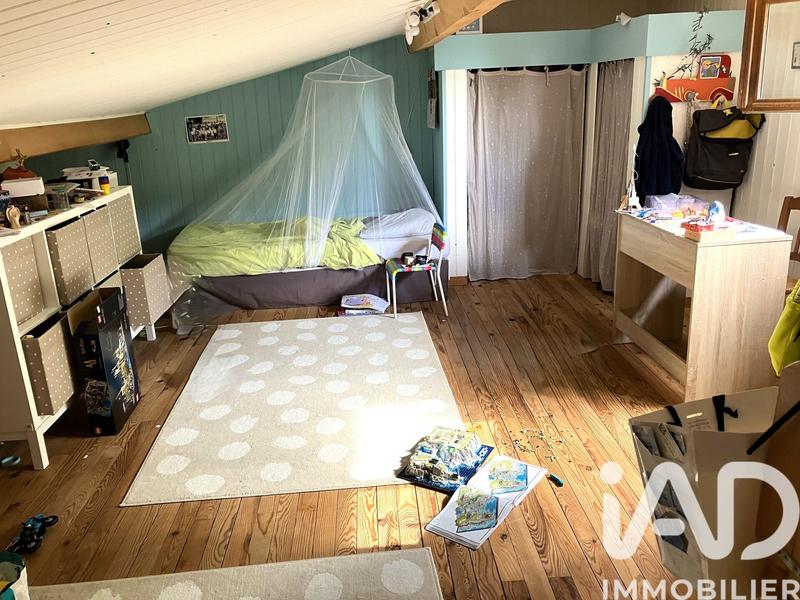 Maison - 210 m² - 10 pièces