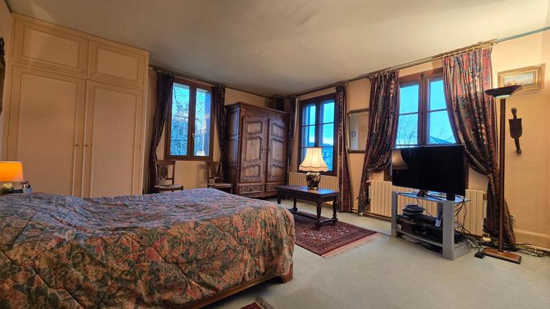 Maison - 202 m² - 6 pièces