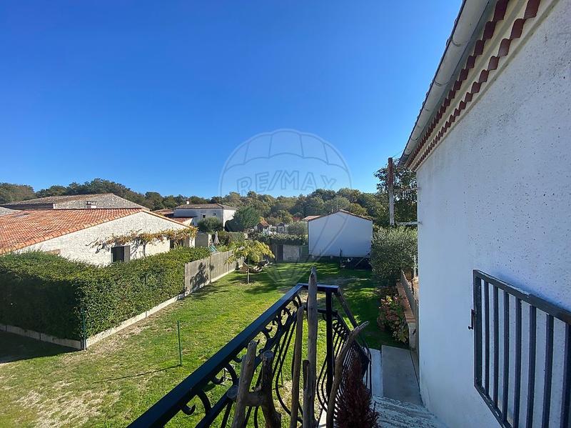 Maison - 205 m² - 7 pièces