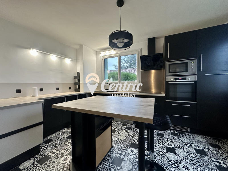 Maison - 95 m² - 5 pièces