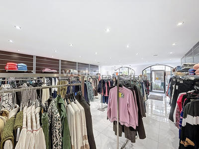 Fonds de commerce - Magasins - 84 m²