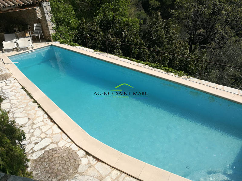 Maison - 221 m² - 5 pièces