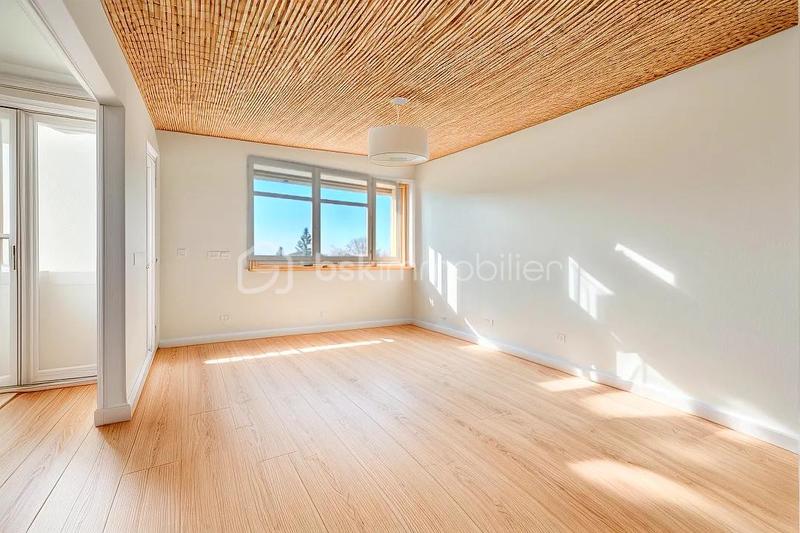Appartement - 90 m² - 5 pièces