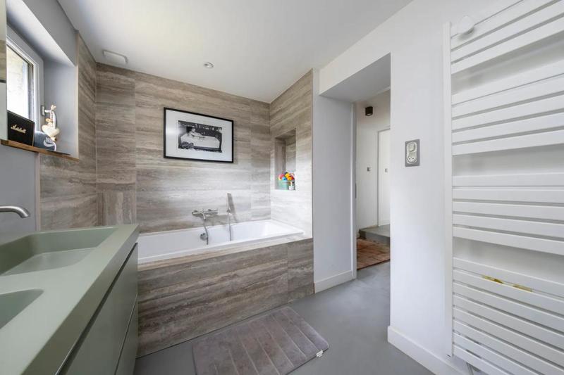 Maison - 202 m² - 6 pièces