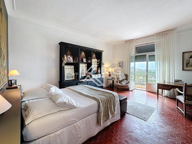 Appartement - 130 m² - 4 pièces