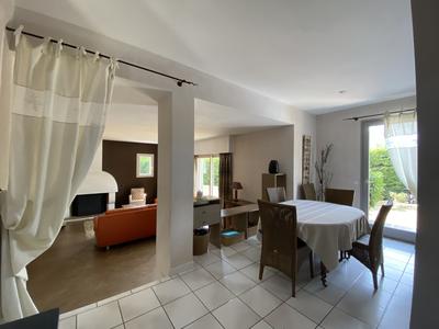 Maison - 150 m² - 8 pièces