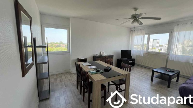 Chambre - 12 m² - 1 pièce