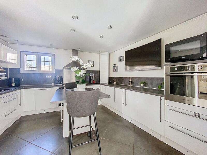 Maison - 138 m² - 4 pièces