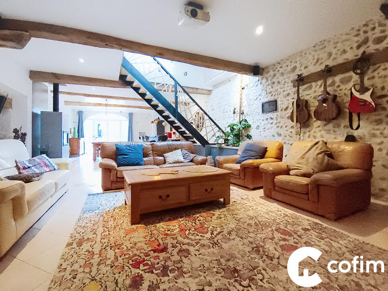 Maison - 372 m² - 7 pièces