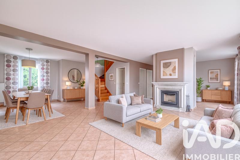 Maison - 182 m² - 8 pièces