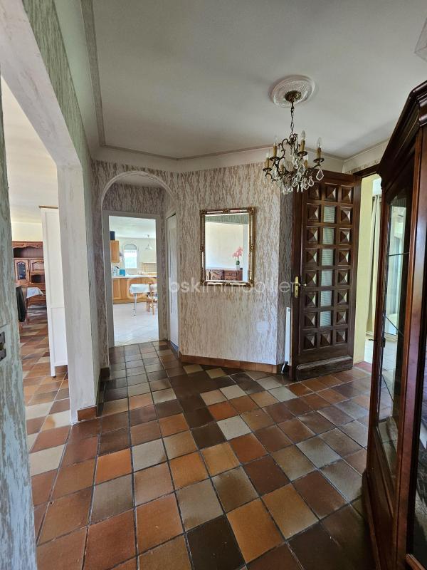 Maison traditionnelle - 184 m² - 6 pièces