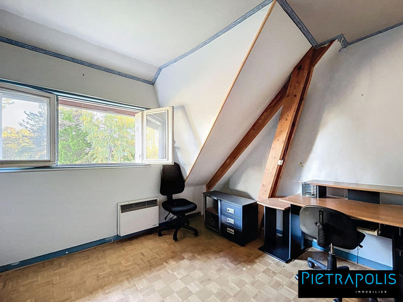 Maison - 250 m² - 8 pièces