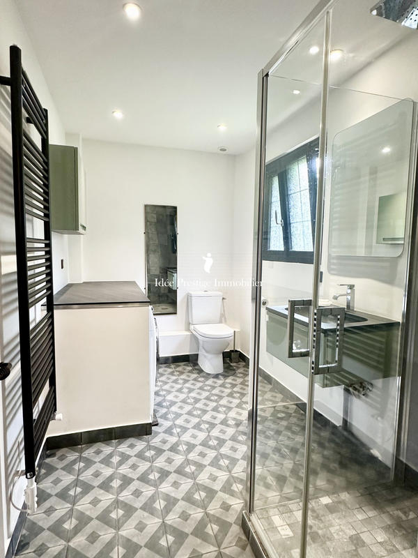 Maison - 180 m² - 6 pièces