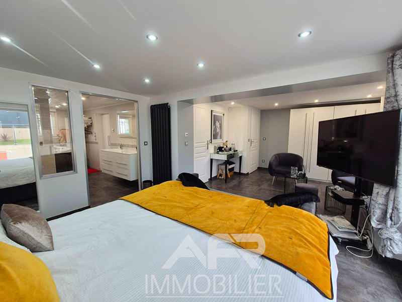 Maison - 155 m² - 5 pièces