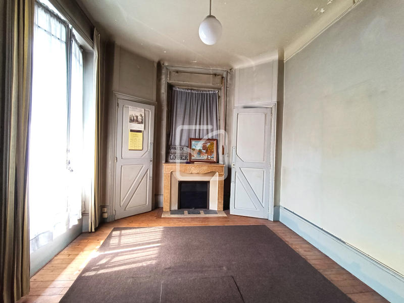 Villa - 199 m² - 9 pièces