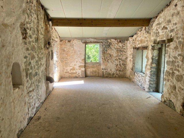 Maison - 430 m² - 16 pièces