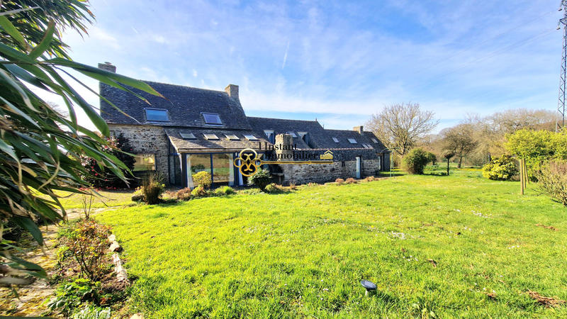 Demeure - 240 m² - 9 pièces