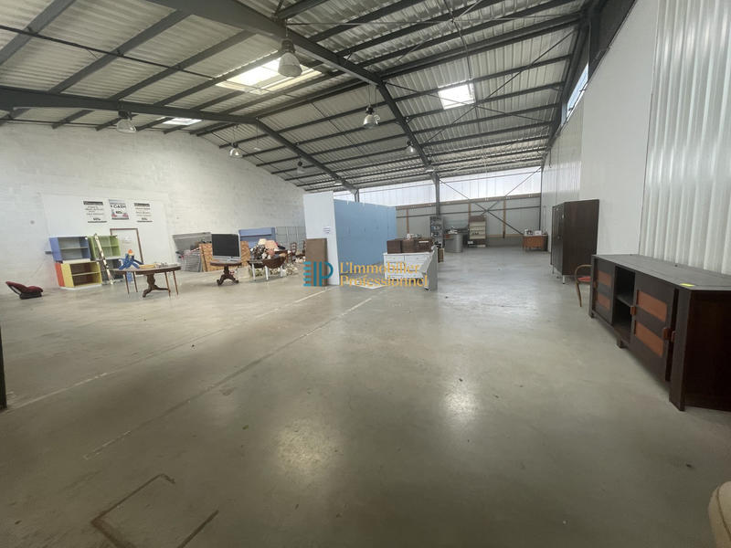 Local commercial - 1 150 m²