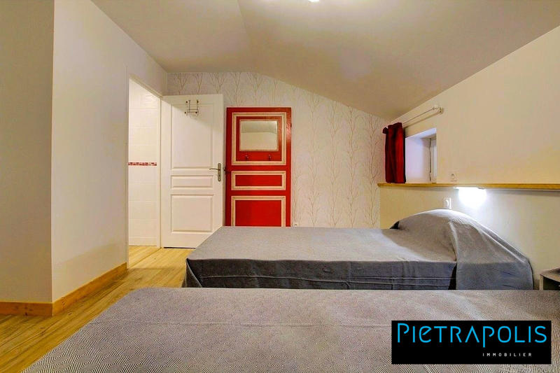 Maison ancienne - 405 m² - 12 pièces