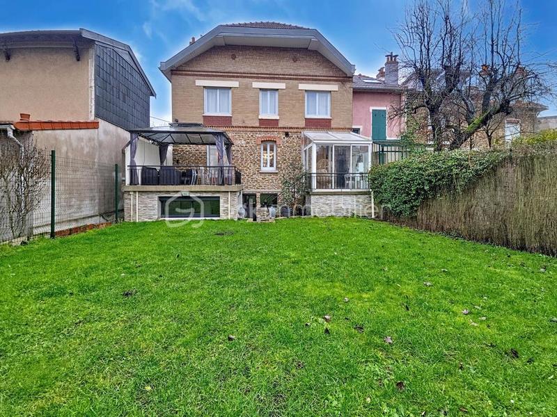 Maison d'architecte - 229 m² - 7 pièces