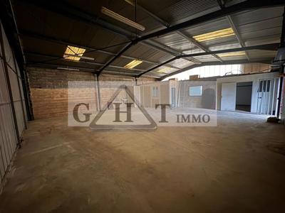 Entrepôt - 284 m²