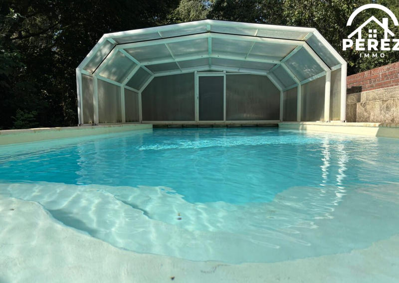 Villa - 278 m² - 10 pièces