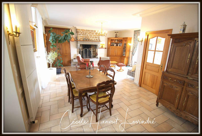 Maison - 174 m² - 8 pièces