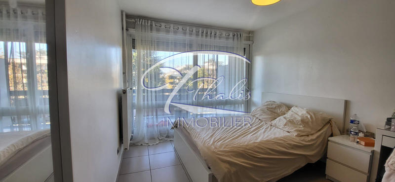 Appartement - 99 m² - 4 pièces