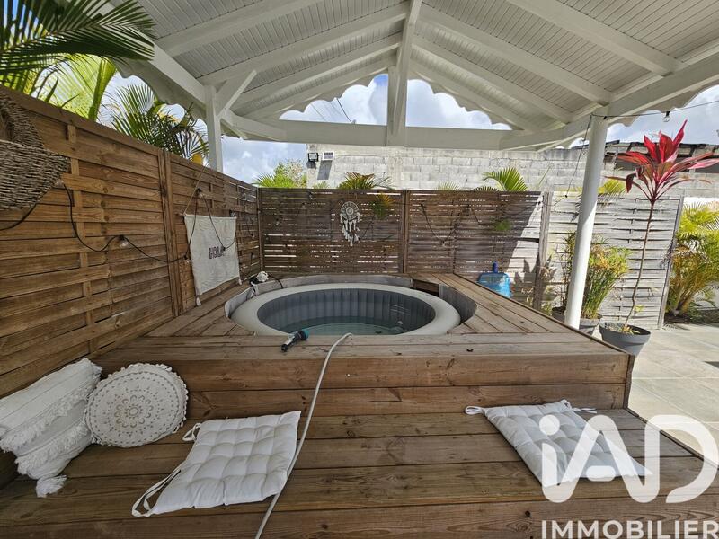 Maison - 200 m² - 8 pièces