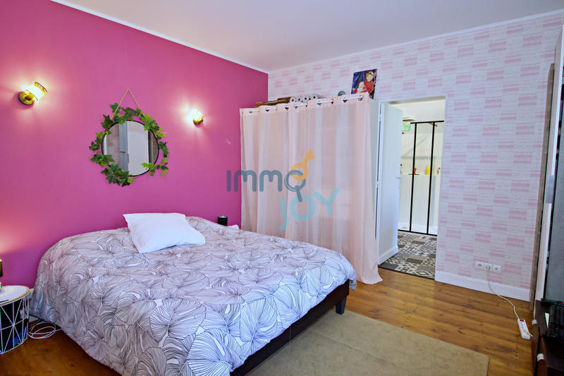 Maison - 310 m² - 11 pièces