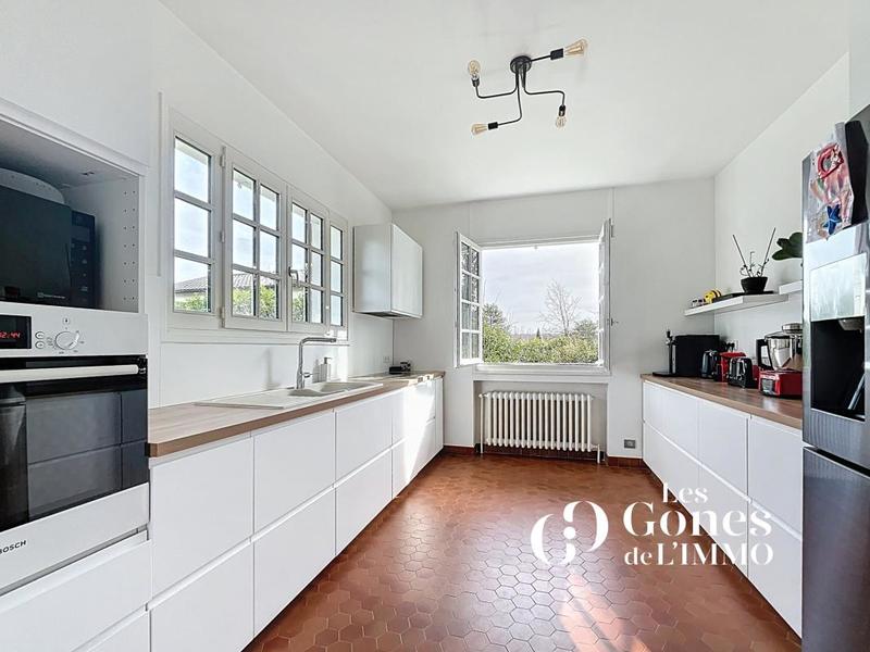 Propriété - 340 m² - 7 pièces