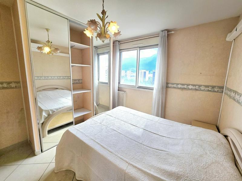 Appartement - 86 m² - 5 pièces