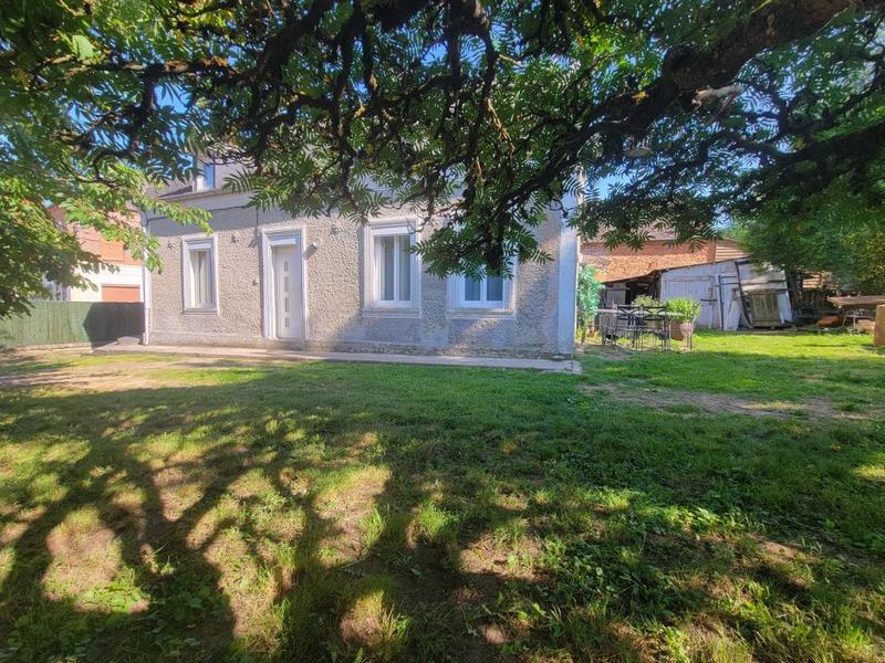 Maison - 215 m² - 10 pièces