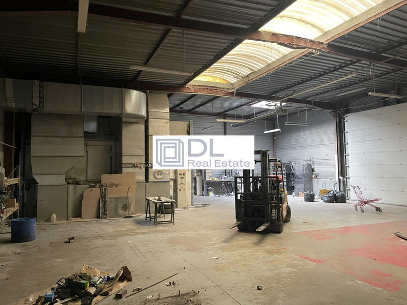 Entrepôt - 700 m²
