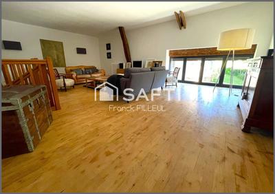 Maison - 183 m² - 7 pièces
