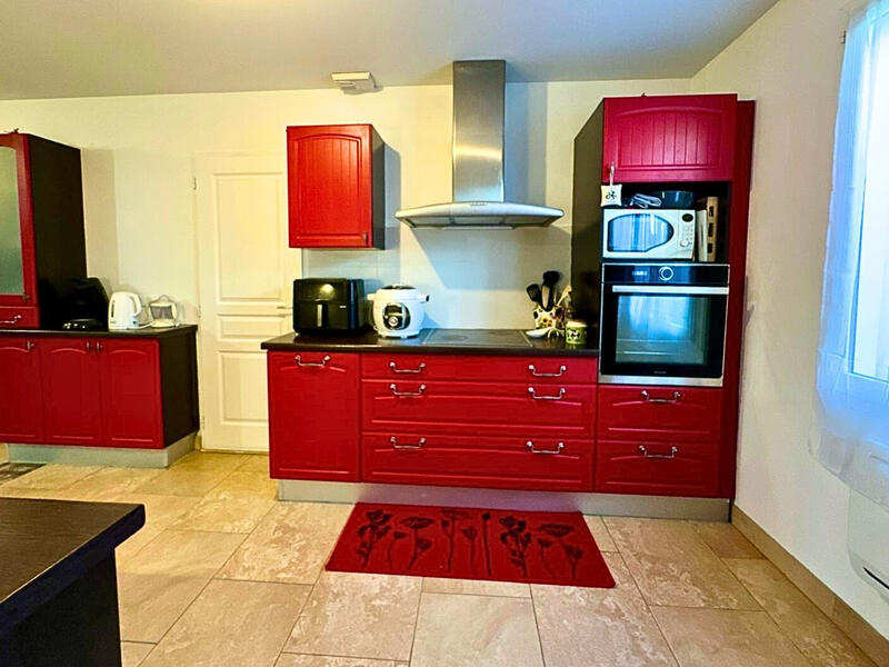 Maison - 170 m² - 9 pièces