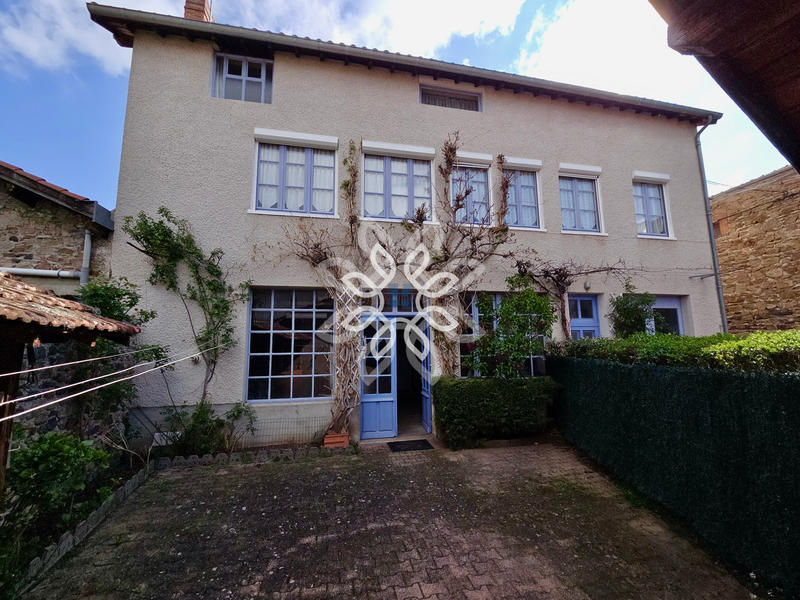 Propriété - 160 m² - 9 pièces