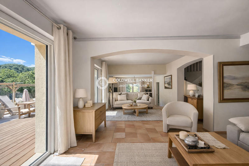 Villa - 206 m² - 6 pièces