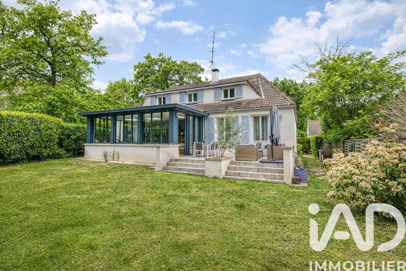 Maison - 218 m² - 9 pièces