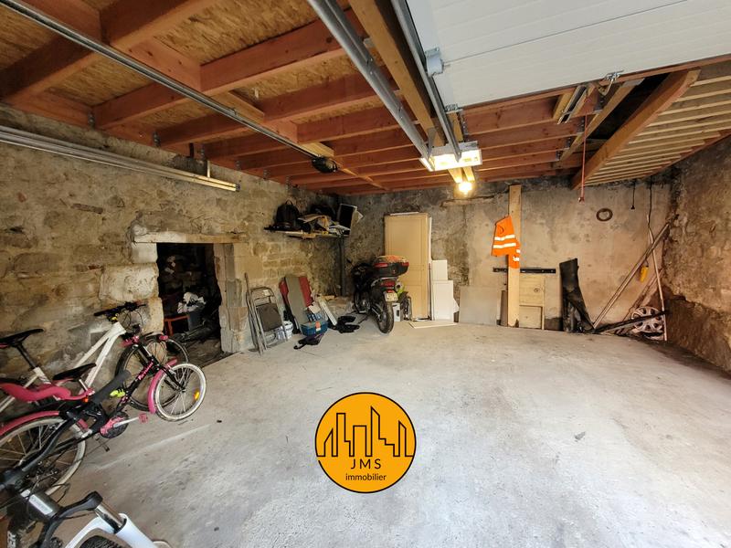 Maison - 210 m² - 6 pièces