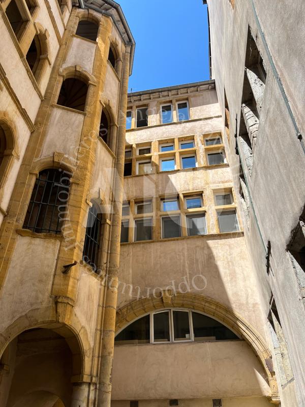 Appartement - 90 m² - 3 pièces