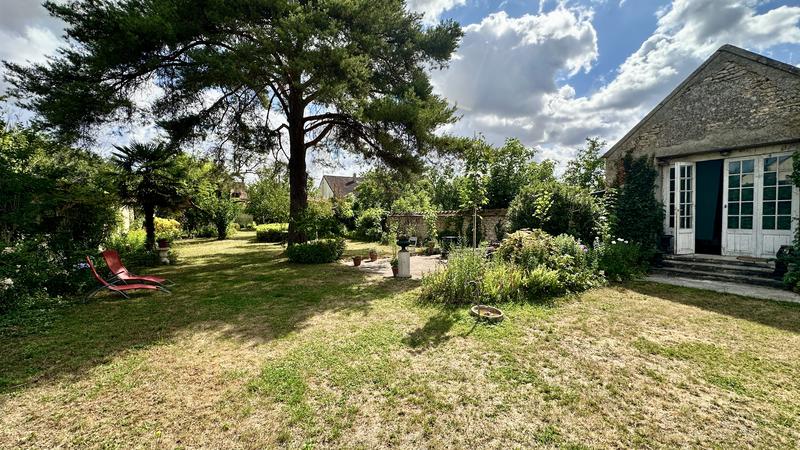 Demeure - 352 m² - 15 pièces