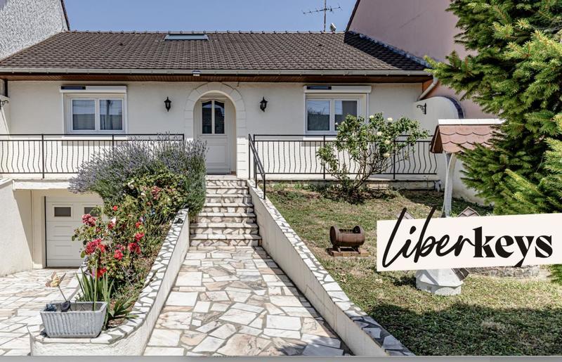 Maison - 94 m² - 5 pièces