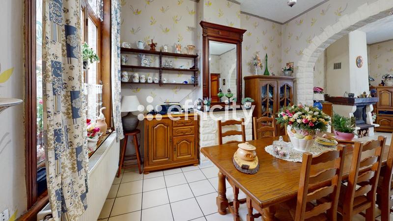 Maison - 190 m² - 8 pièces