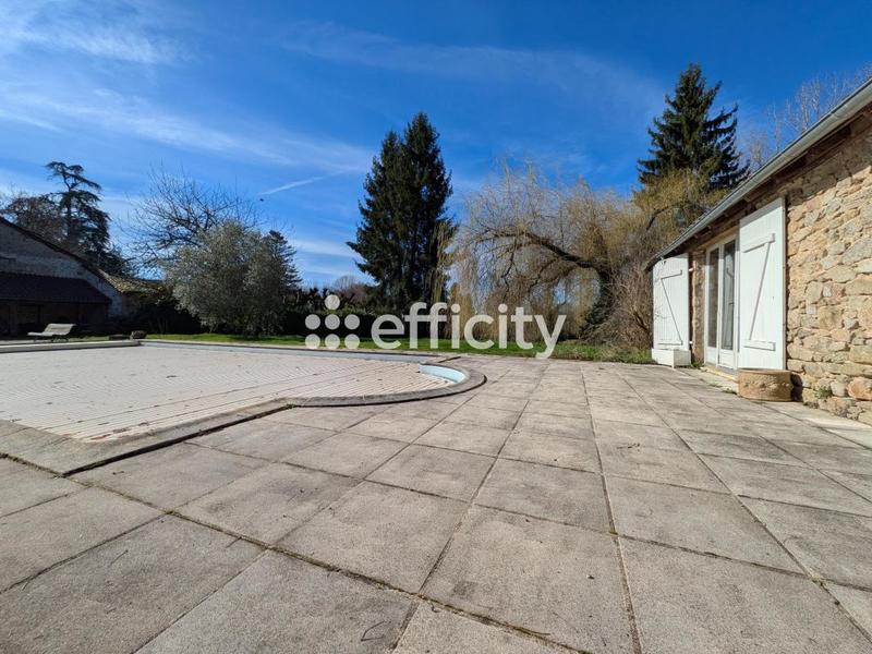 Maison - 374 m² - 10 pièces