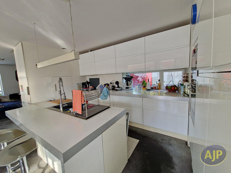 Maison - 140 m² - 5 pièces