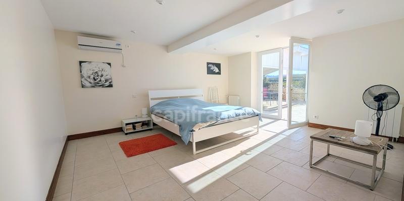 Maison de ville - 250 m² - 11 pièces